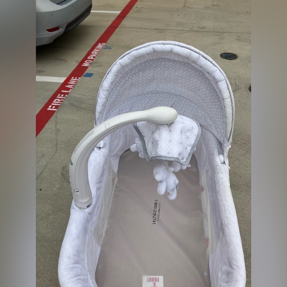 Bassinet - Picture 2 of 2